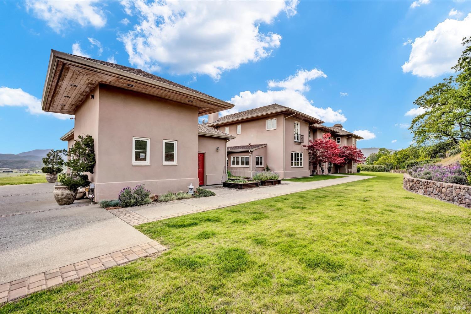 Detail Gallery Image 9 of 79 For 19255 Dallas Ct, Hidden Valley Lake,  CA 95467 - 4 Beds | 4/1 Baths