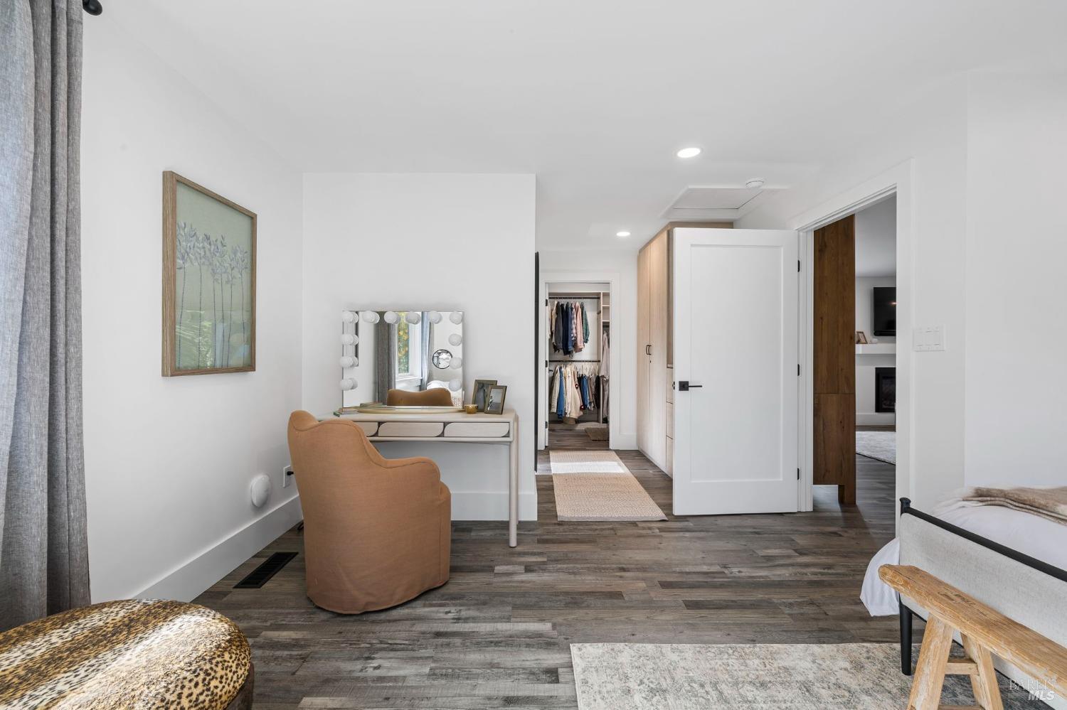 Detail Gallery Image 22 of 95 For 3314 Gravenstein Hwy, Sebastopol,  CA 95472 - 7 Beds | 4/1 Baths