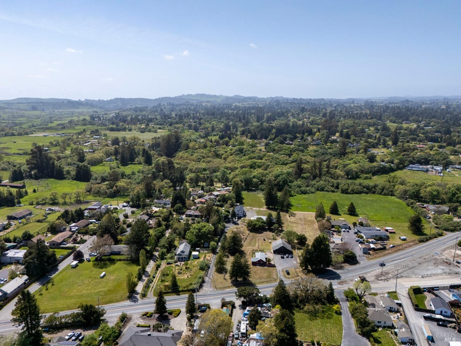 Detail Gallery Image 36 of 95 For 3314 Gravenstein Hwy, Sebastopol,  CA 95472 - 7 Beds | 4/1 Baths