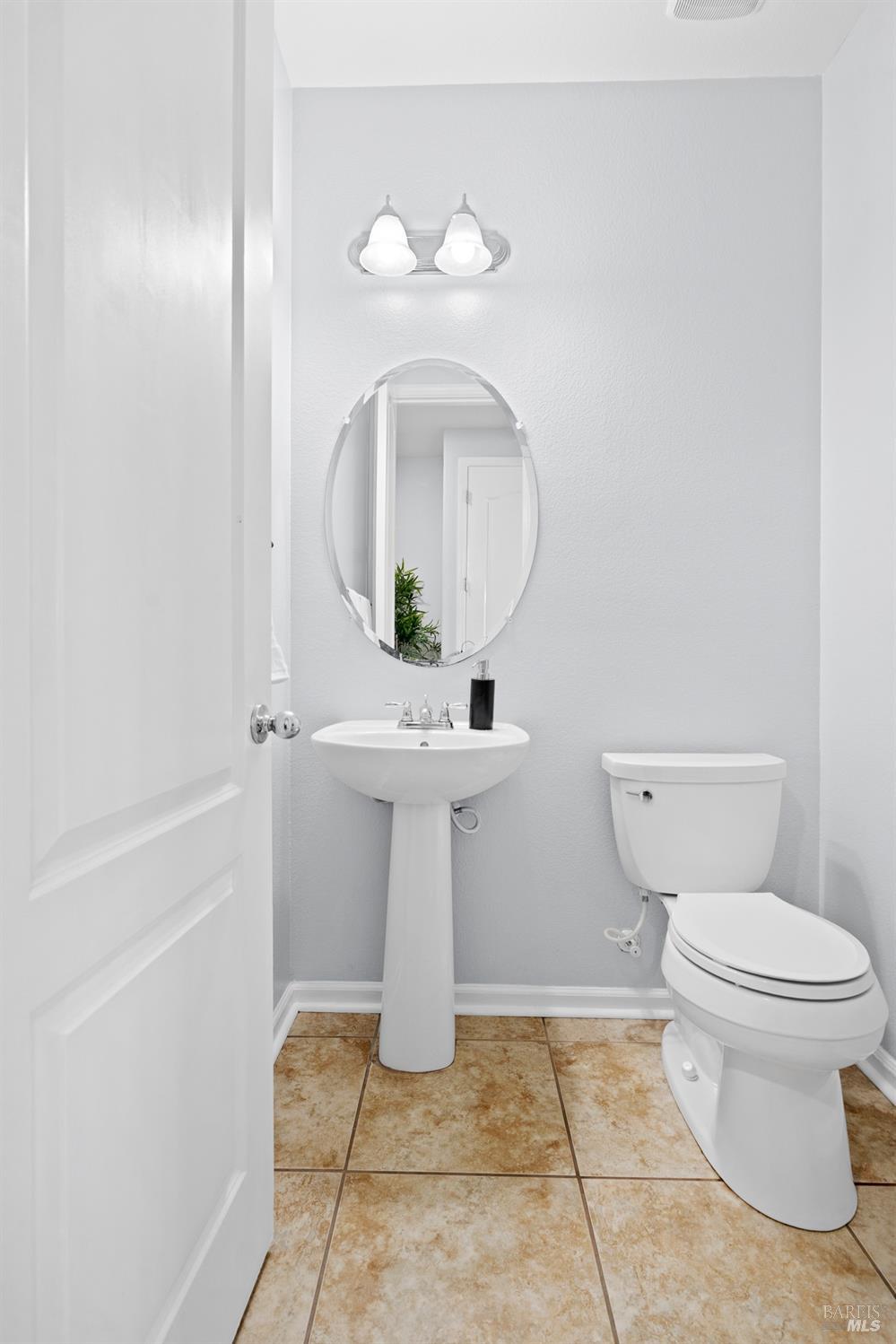 Detail Gallery Image 22 of 51 For 825 Hampton St, Vacaville,  CA 95687 - 4 Beds | 3/1 Baths