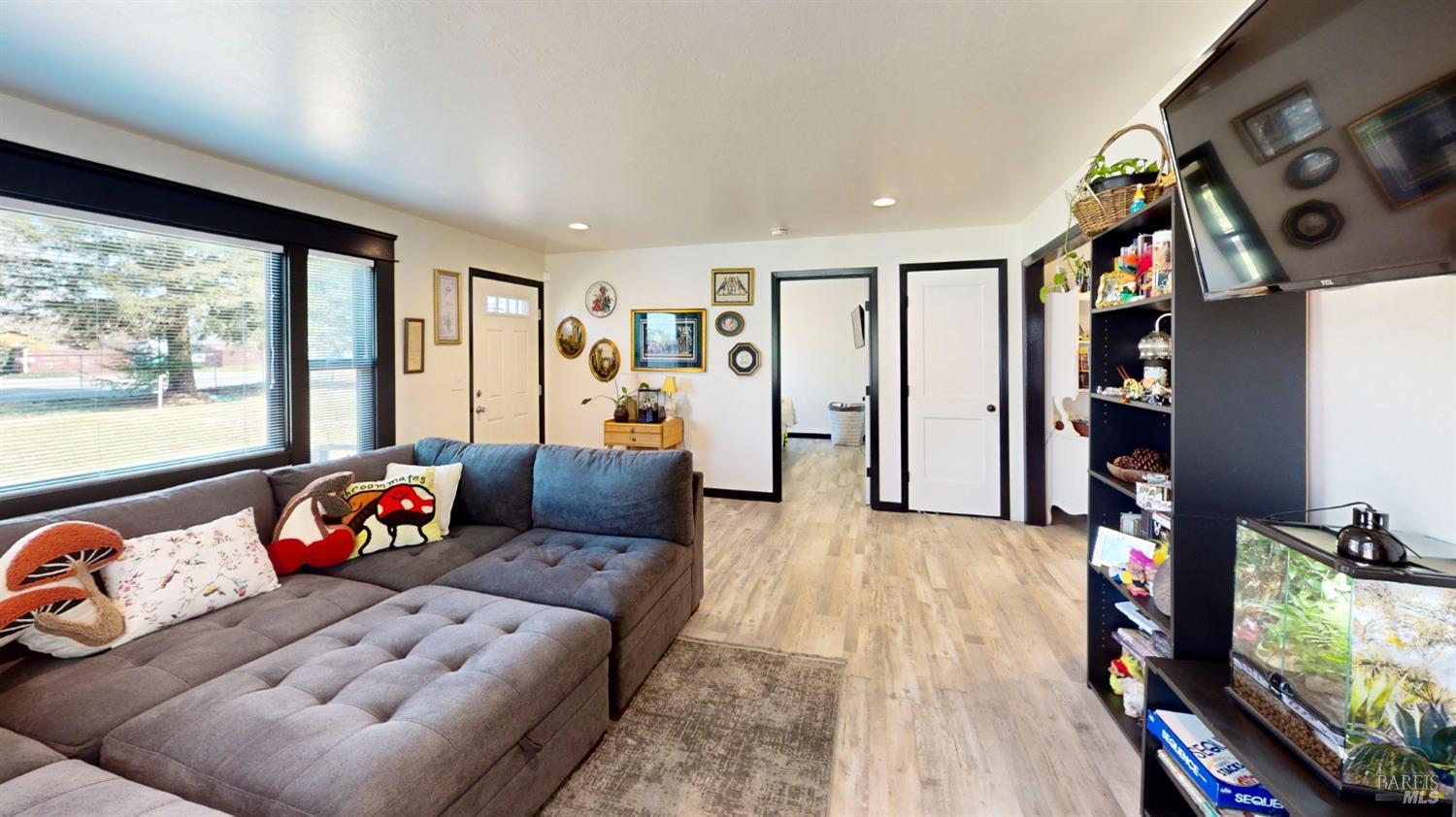 Detail Gallery Image 79 of 95 For 3314 Gravenstein Hwy, Sebastopol,  CA 95472 - 7 Beds | 4/1 Baths