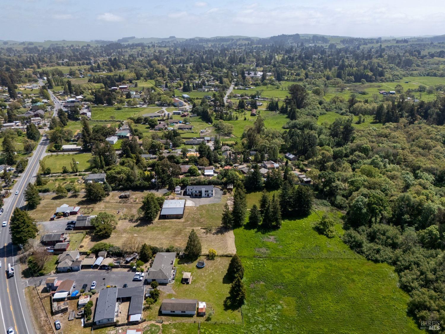 Detail Gallery Image 40 of 95 For 3314 Gravenstein Hwy, Sebastopol,  CA 95472 - 7 Beds | 4/1 Baths