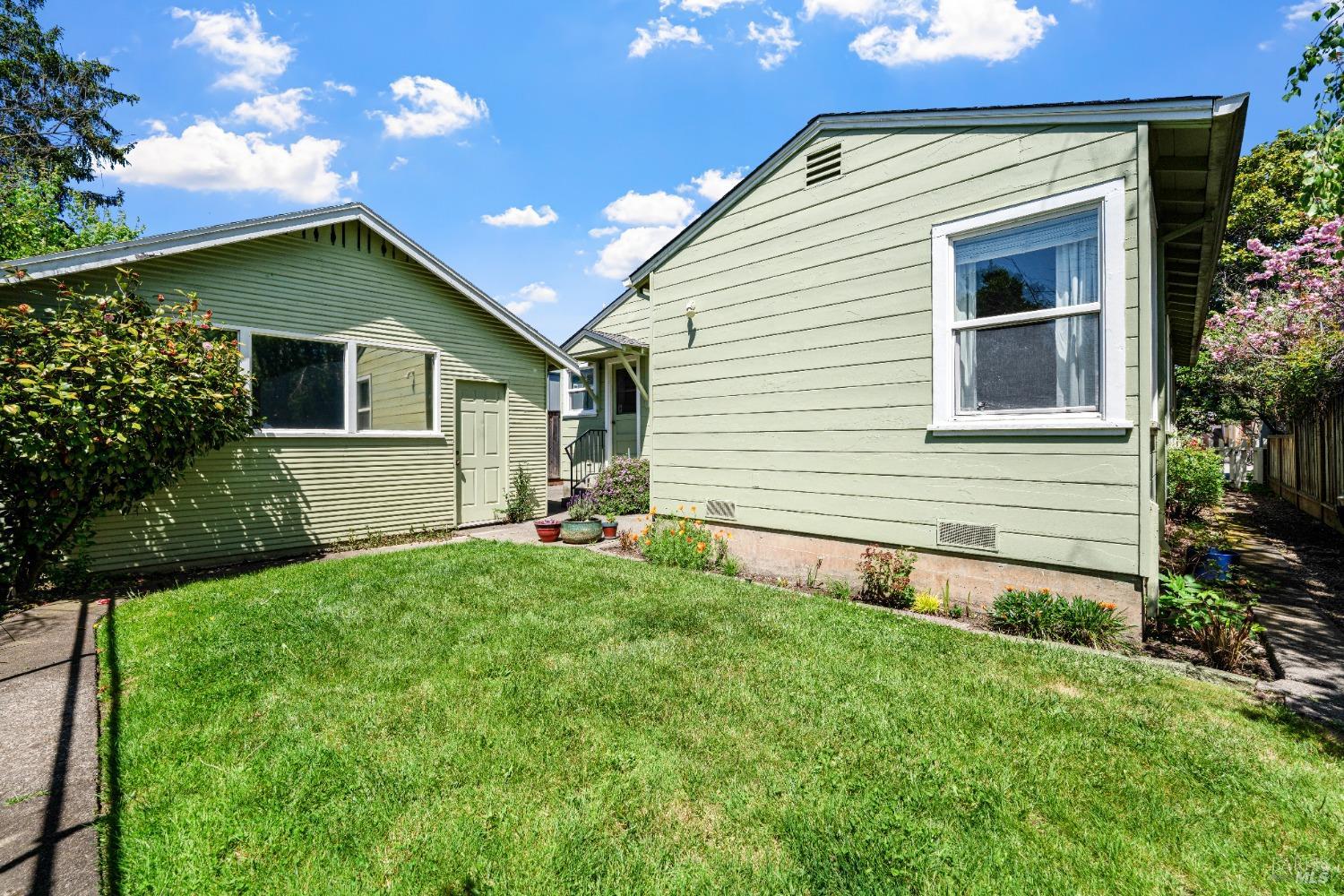 Detail Gallery Image 3 of 18 For 312 Benton St, Santa Rosa,  CA 95401 - 3 Beds | 1/1 Baths