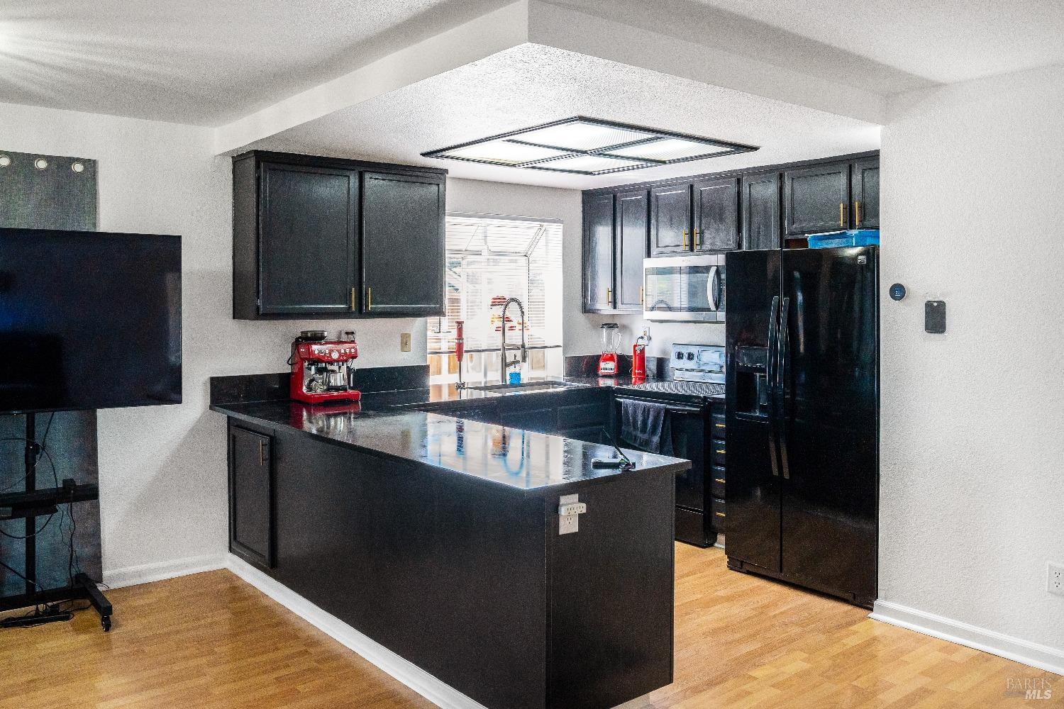 Cimarron Drive, Vallejo, California image 27