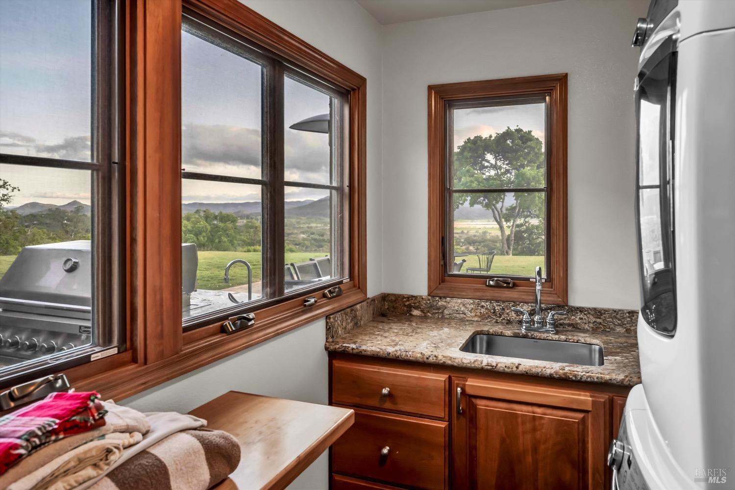 Detail Gallery Image 62 of 79 For 19255 Dallas Ct, Hidden Valley Lake,  CA 95467 - 4 Beds | 4/1 Baths