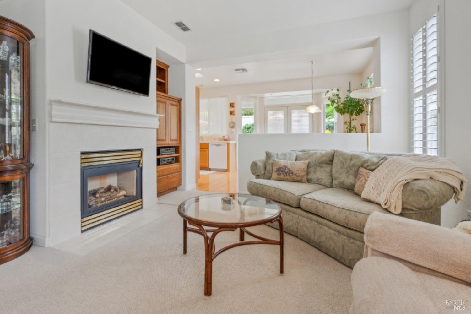 Detail Gallery Image 5 of 27 For 279 Red Mountain Dr, Cloverdale,  CA 95425 - 2 Beds | 2 Baths