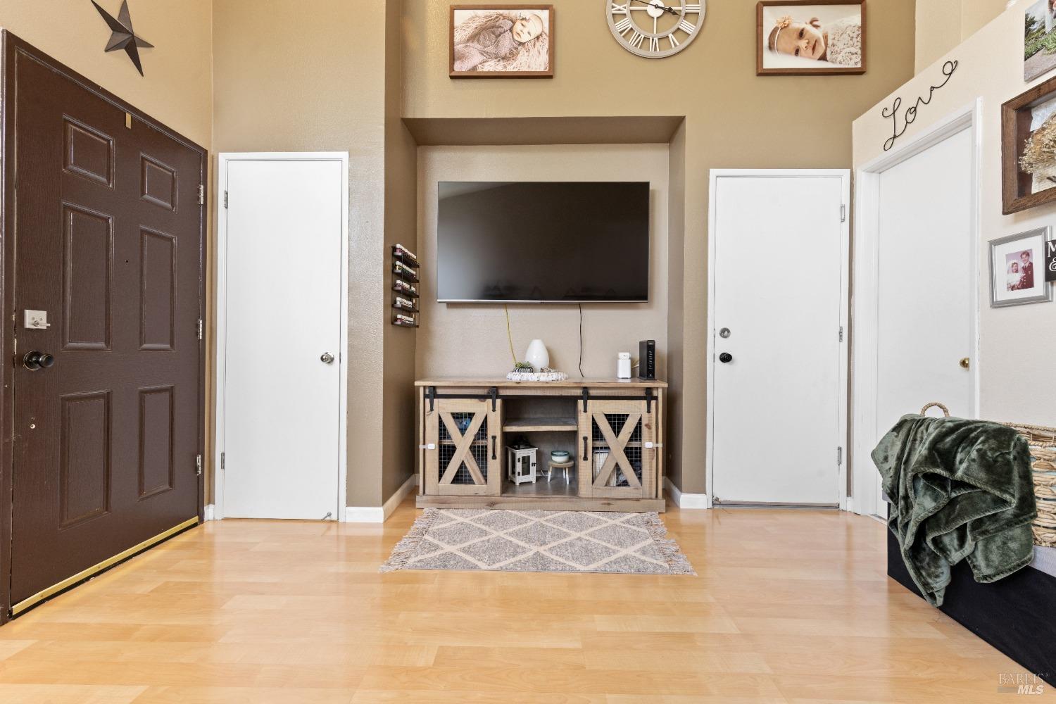 Detail Gallery Image 10 of 36 For 706 Powderhorn Ave, Santa Rosa,  CA 95407 - 3 Beds | 2/1 Baths