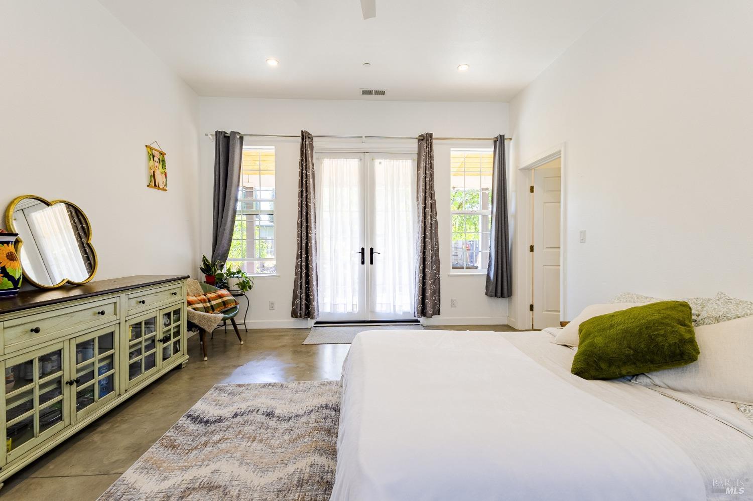 Detail Gallery Image 26 of 55 For 17080 Highway 12 Hwy, Sonoma,  CA 95476 - 2 Beds | 2 Baths