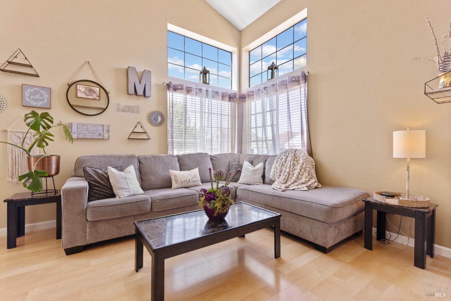 Detail Gallery Image 7 of 36 For 706 Powderhorn Ave, Santa Rosa,  CA 95407 - 3 Beds | 2/1 Baths