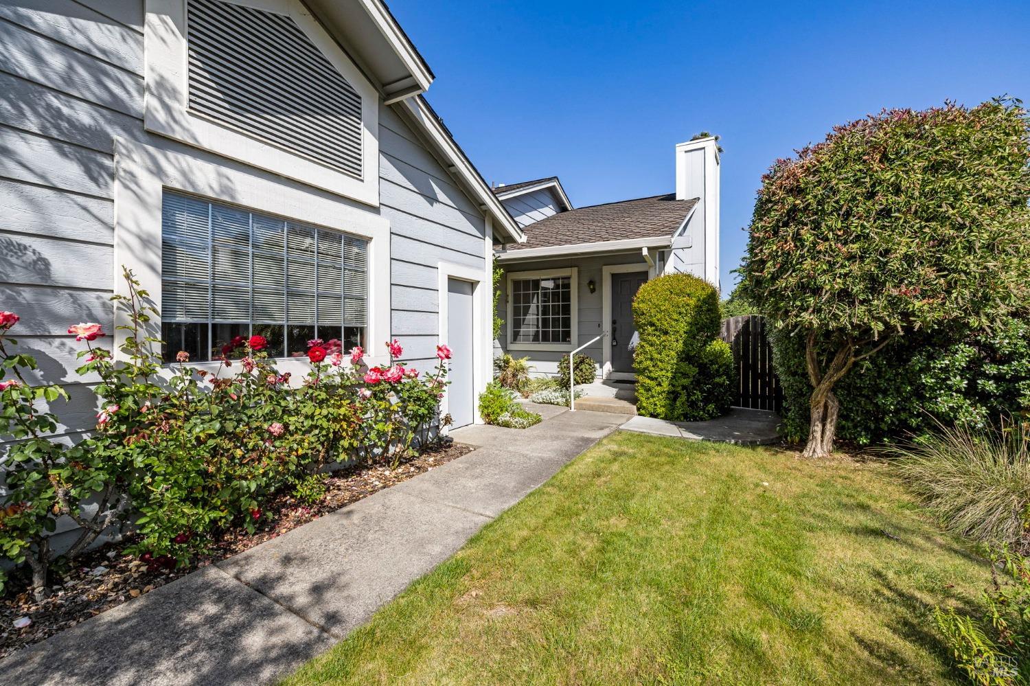 Detail Gallery Image 22 of 27 For 1722 Capella Ct, Petaluma,  CA 94954 - 2 Beds | 2 Baths