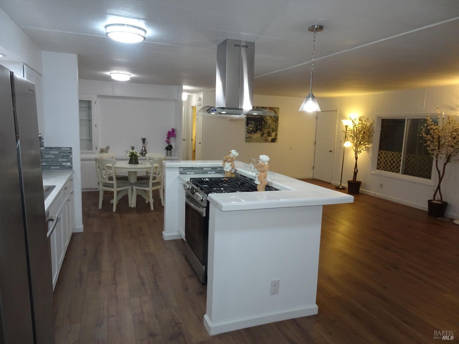 Detail Gallery Image 2 of 43 For 41 Bel Air Cir, Fairfield,  CA 94533 - 3 Beds | 2 Baths