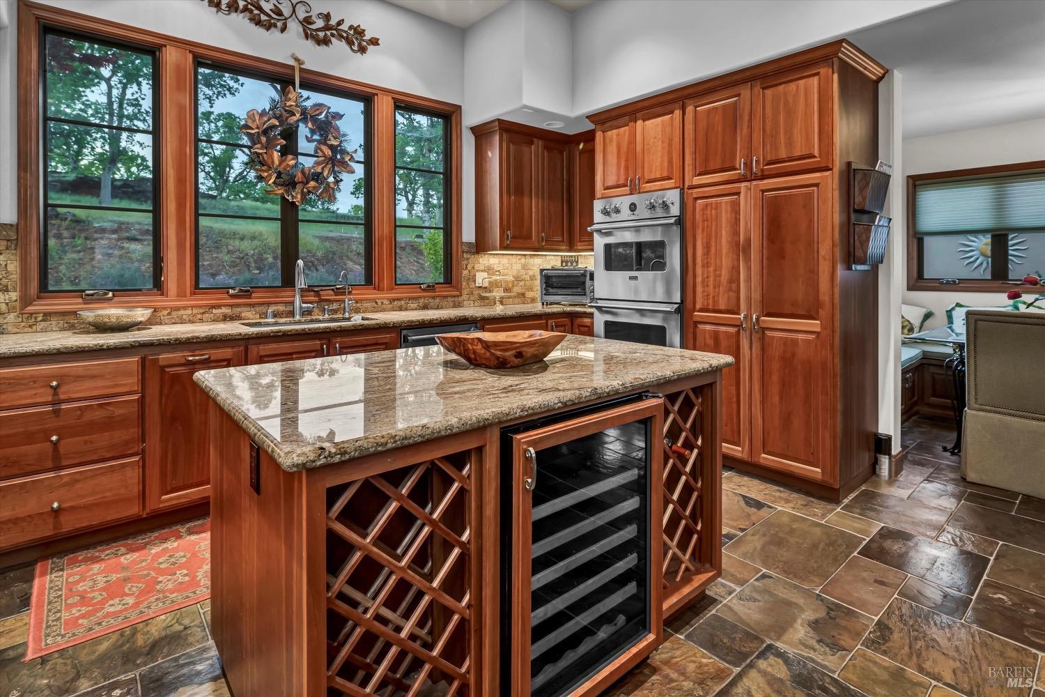Detail Gallery Image 25 of 79 For 19255 Dallas Ct, Hidden Valley Lake,  CA 95467 - 4 Beds | 4/1 Baths