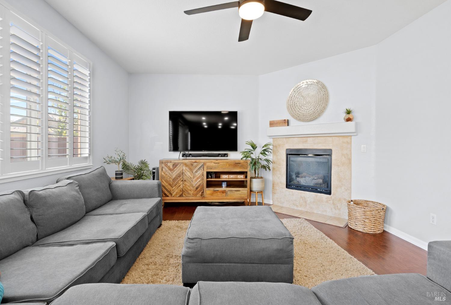 Detail Gallery Image 15 of 51 For 825 Hampton St, Vacaville,  CA 95687 - 4 Beds | 3/1 Baths