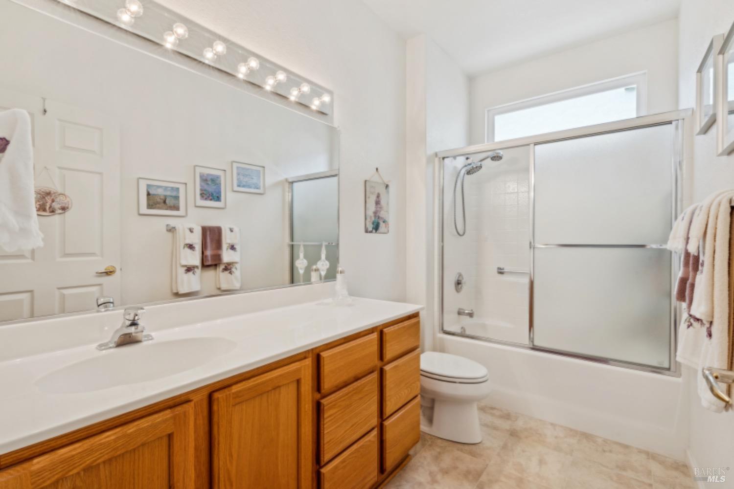 Detail Gallery Image 12 of 27 For 279 Red Mountain Dr, Cloverdale,  CA 95425 - 2 Beds | 2 Baths