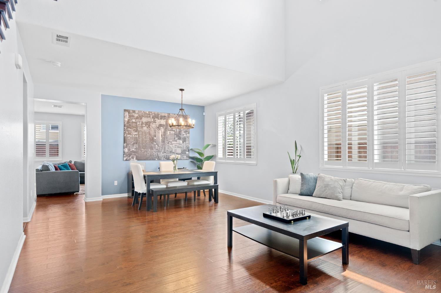 Detail Gallery Image 11 of 51 For 825 Hampton St, Vacaville,  CA 95687 - 4 Beds | 3/1 Baths