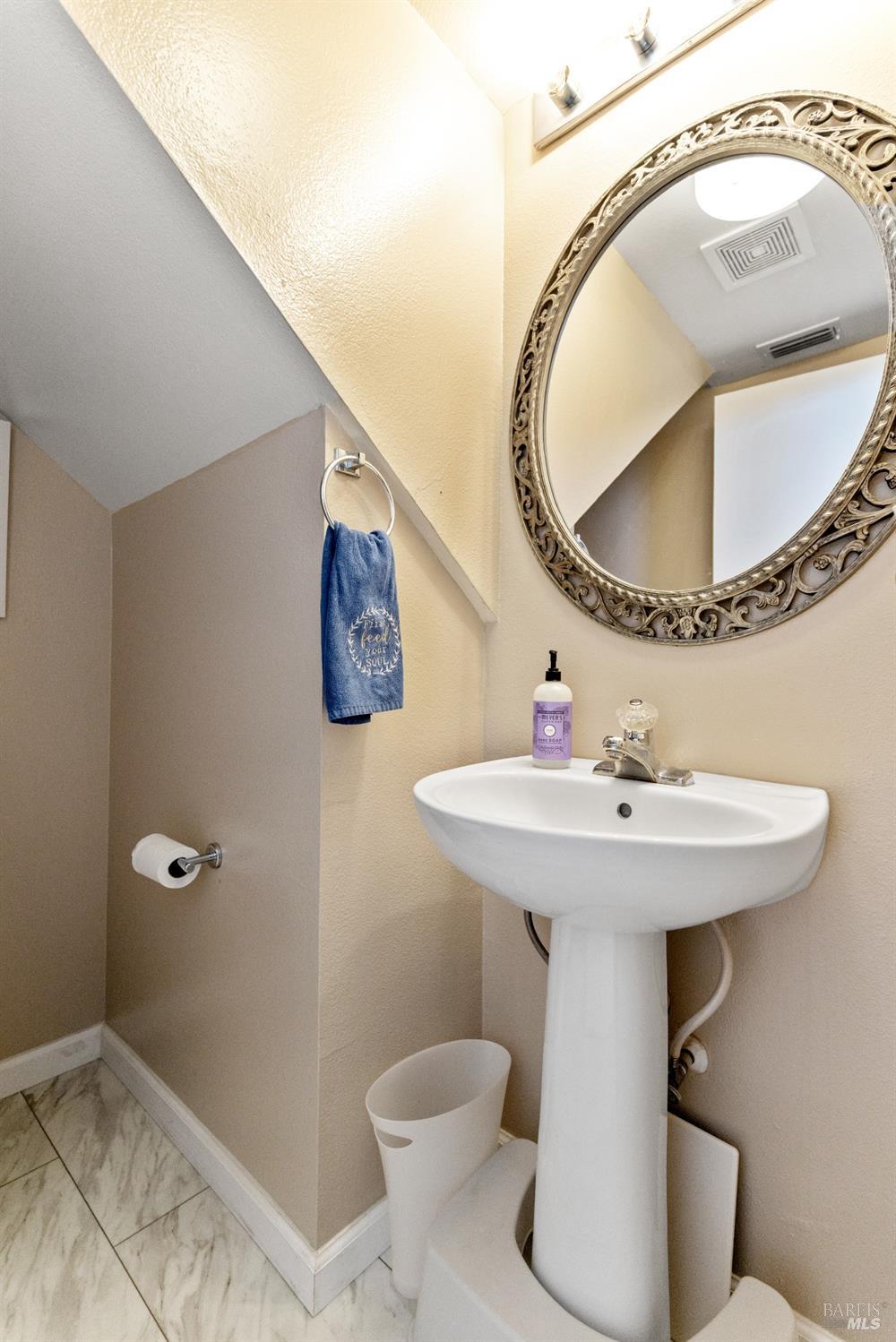Detail Gallery Image 18 of 36 For 706 Powderhorn Ave, Santa Rosa,  CA 95407 - 3 Beds | 2/1 Baths