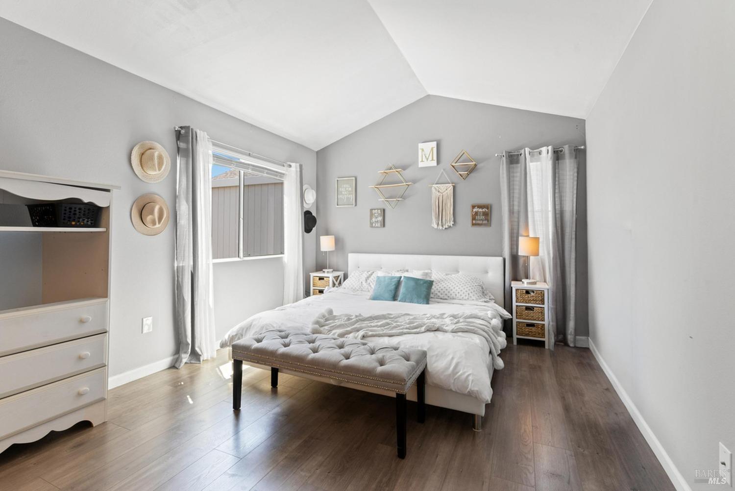 Detail Gallery Image 20 of 36 For 706 Powderhorn Ave, Santa Rosa,  CA 95407 - 3 Beds | 2/1 Baths