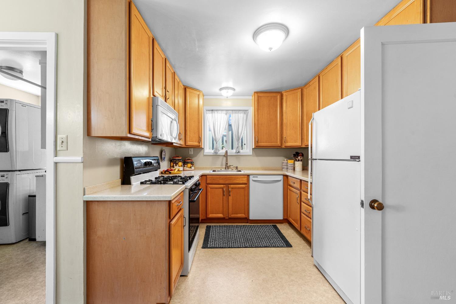 Detail Gallery Image 11 of 18 For 312 Benton St, Santa Rosa,  CA 95401 - 3 Beds | 1/1 Baths