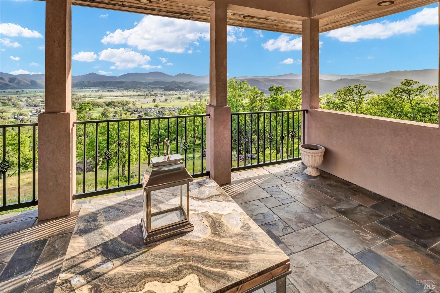 Detail Gallery Image 53 of 79 For 19255 Dallas Ct, Hidden Valley Lake,  CA 95467 - 4 Beds | 4/1 Baths