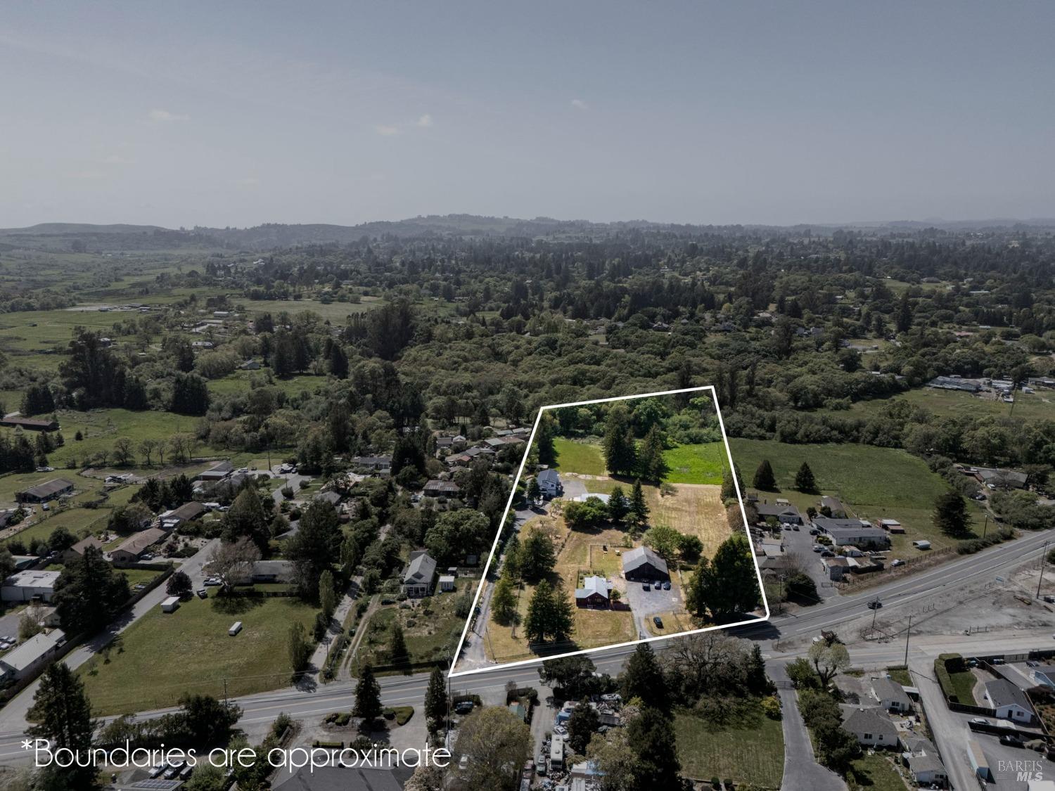 Detail Gallery Image 35 of 95 For 3314 Gravenstein Hwy, Sebastopol,  CA 95472 - 7 Beds | 4/1 Baths