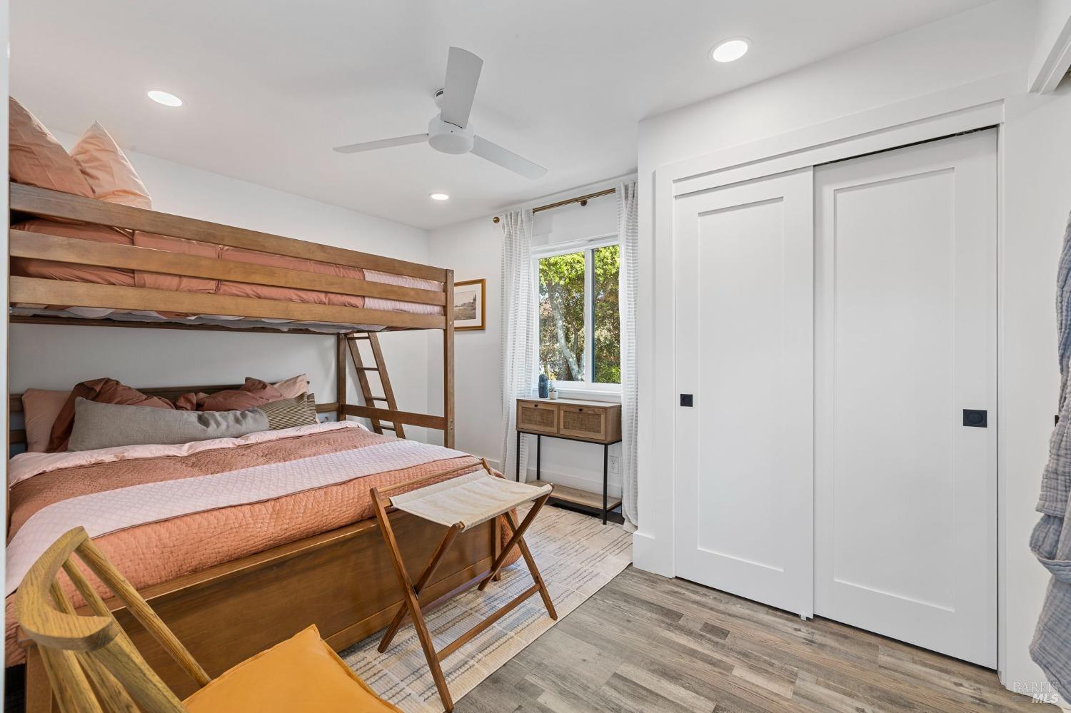 Detail Gallery Image 28 of 95 For 3314 Gravenstein Hwy, Sebastopol,  CA 95472 - 7 Beds | 4/1 Baths