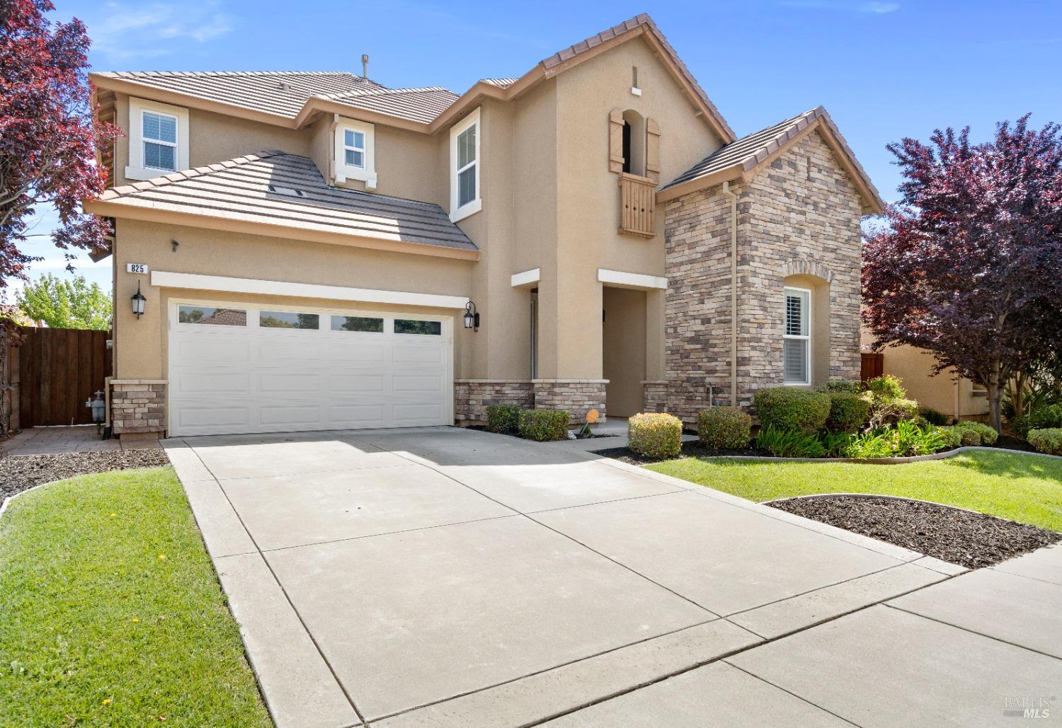 Detail Gallery Image 2 of 51 For 825 Hampton St, Vacaville,  CA 95687 - 4 Beds | 3/1 Baths