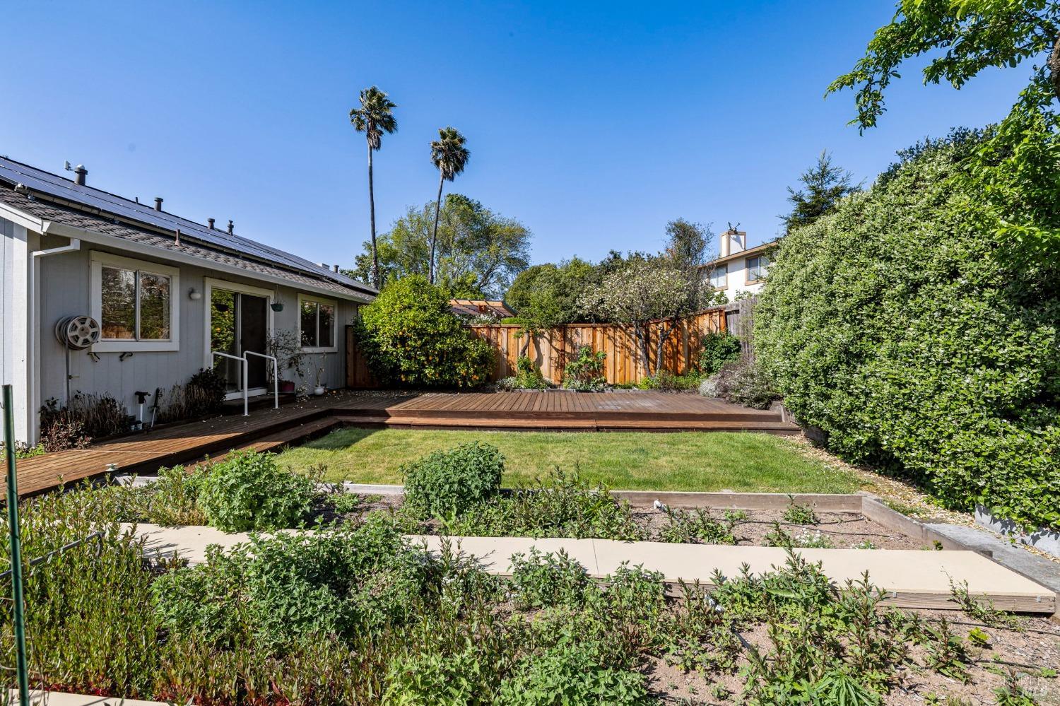 Detail Gallery Image 18 of 27 For 1722 Capella Ct, Petaluma,  CA 94954 - 2 Beds | 2 Baths