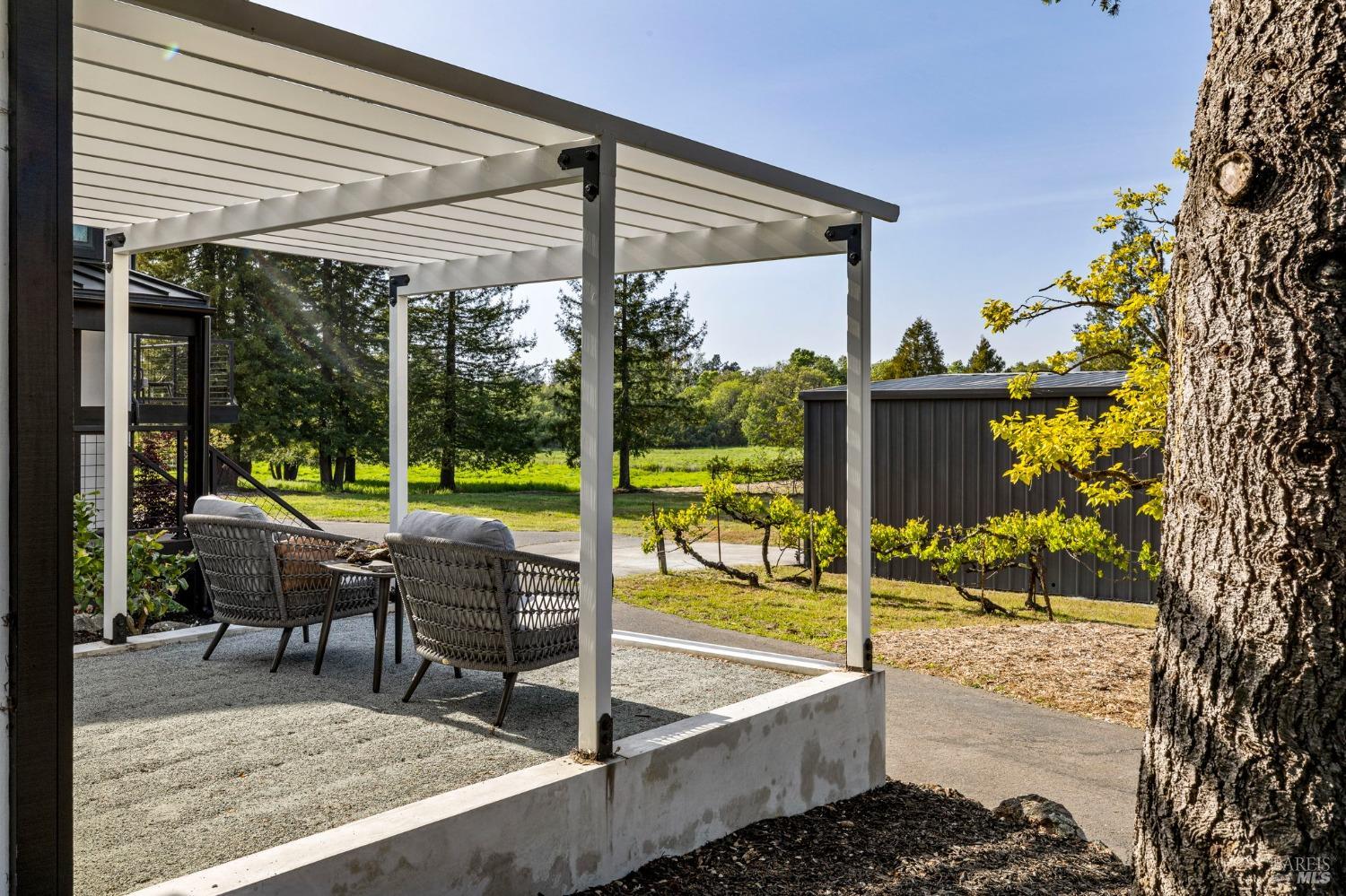 Detail Gallery Image 63 of 95 For 3314 Gravenstein Hwy, Sebastopol,  CA 95472 - 7 Beds | 4/1 Baths