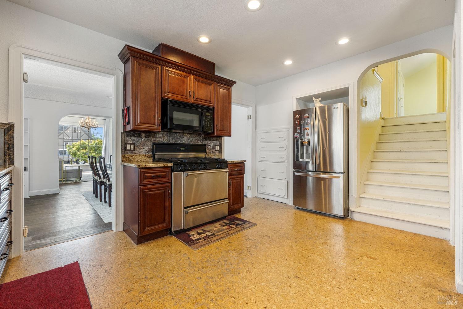 Gordon Street, Vallejo, California image 15