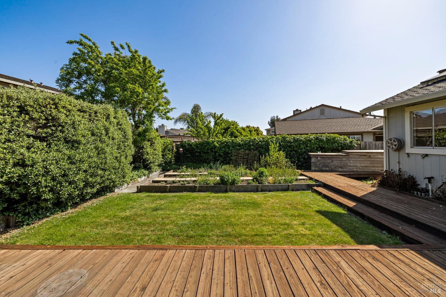 Detail Gallery Image 14 of 27 For 1722 Capella Ct, Petaluma,  CA 94954 - 2 Beds | 2 Baths