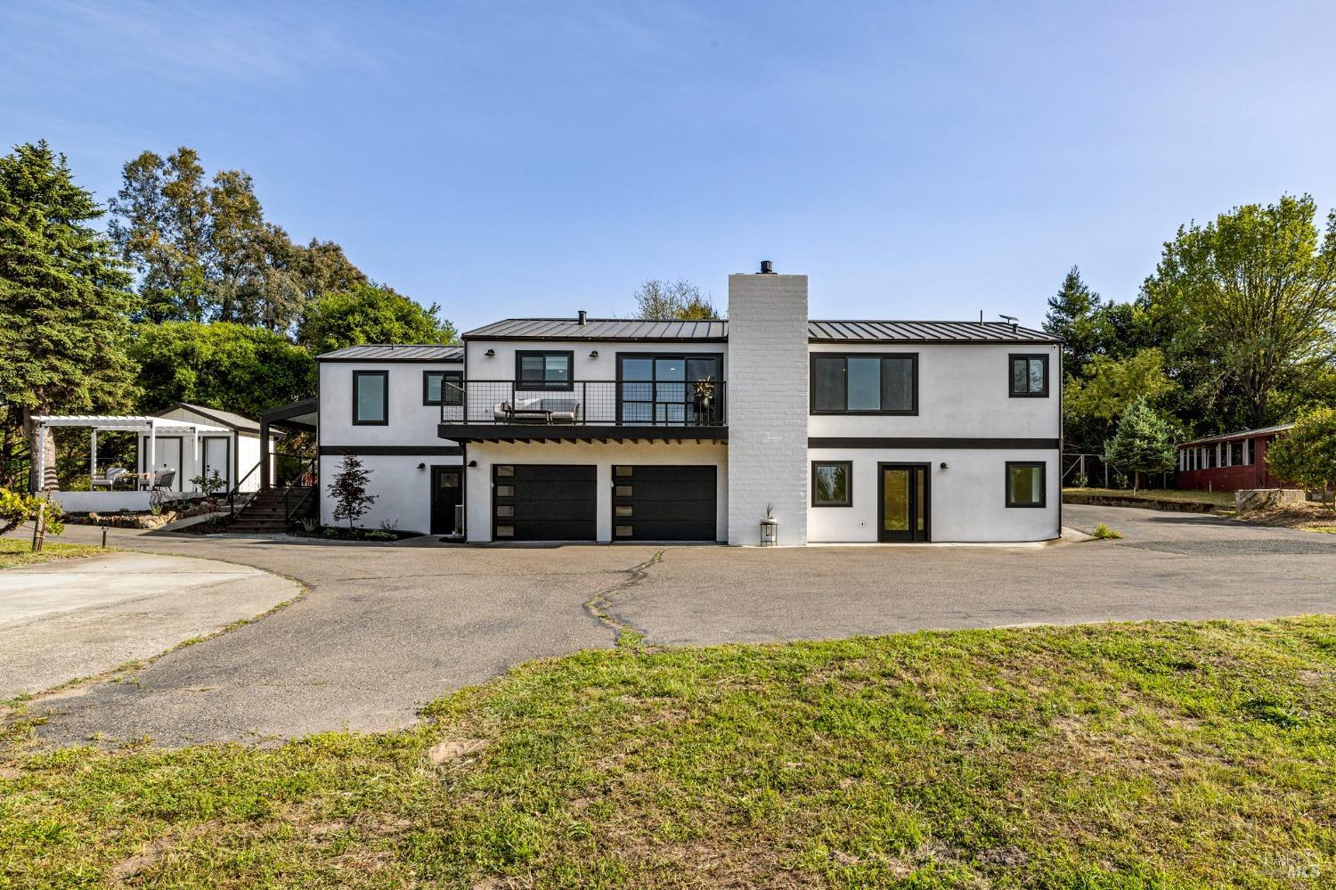 Detail Gallery Image 50 of 95 For 3314 Gravenstein Hwy, Sebastopol,  CA 95472 - 7 Beds | 4/1 Baths