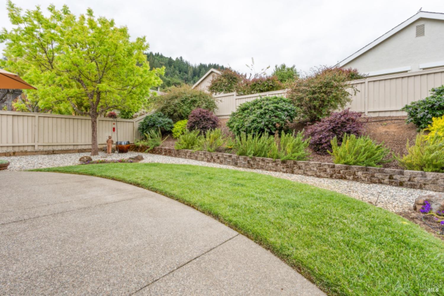 Detail Gallery Image 15 of 27 For 279 Red Mountain Dr, Cloverdale,  CA 95425 - 2 Beds | 2 Baths