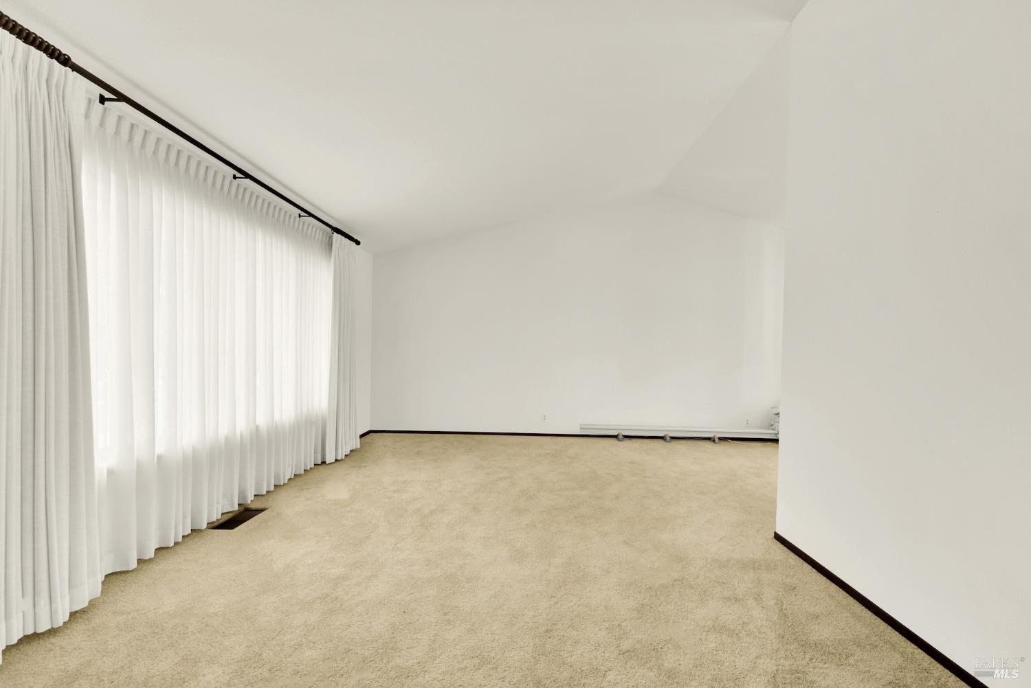 Detail Gallery Image 12 of 68 For 155 Quietwood Dr, Vacaville,  CA 95688 - 4 Beds | 2/1 Baths
