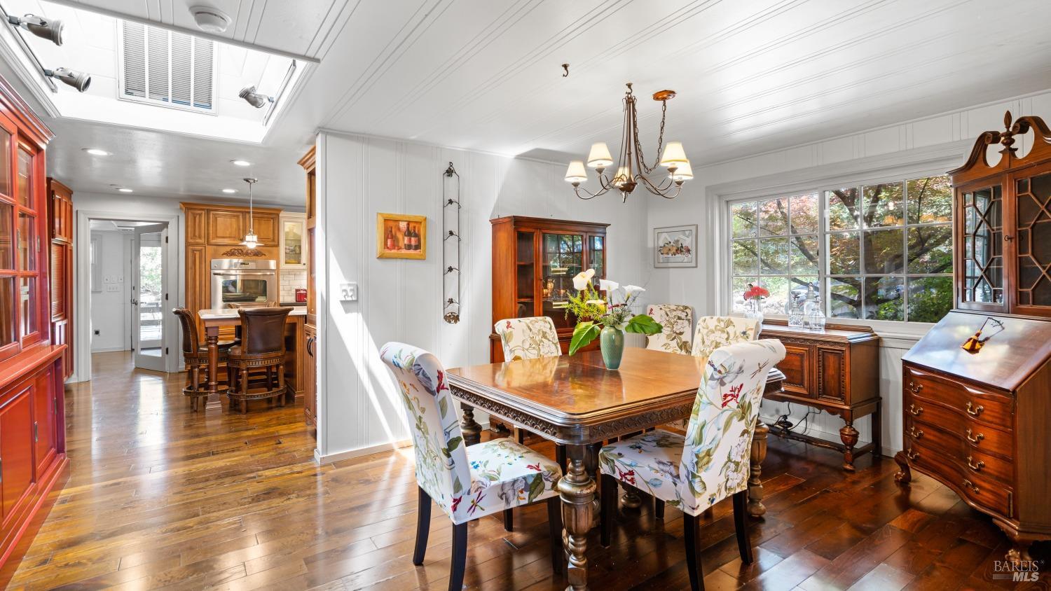 Detail Gallery Image 12 of 59 For 2267 Westside Rd, Healdsburg,  CA 95448 - 2 Beds | 2 Baths