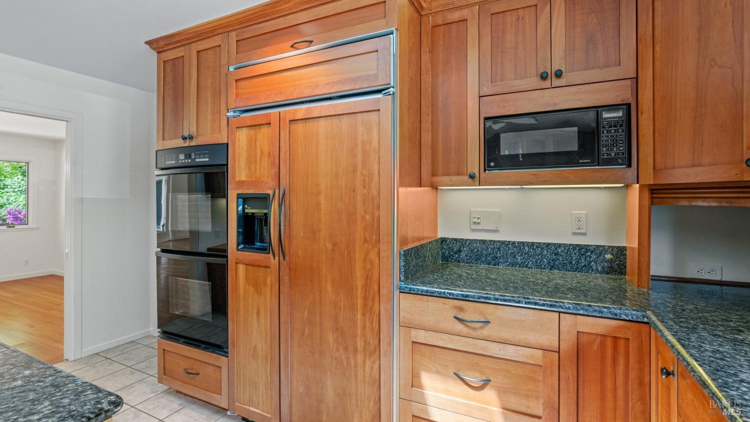 Detail Gallery Image 17 of 37 For 389 Mountain View Ave, San Rafael,  CA 94901 - 3 Beds | 2/1 Baths