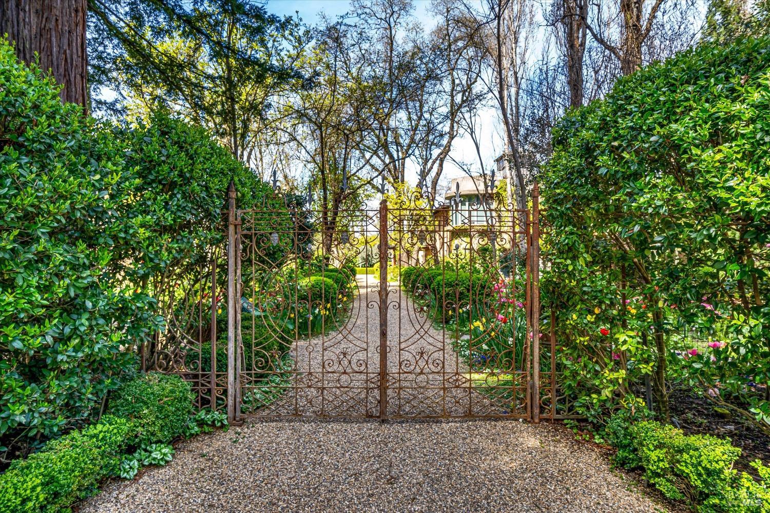Detail Gallery Image 41 of 43 For 1095 Lodi Ln, Saint Helena,  CA 94574 - 3 Beds | 3/1 Baths