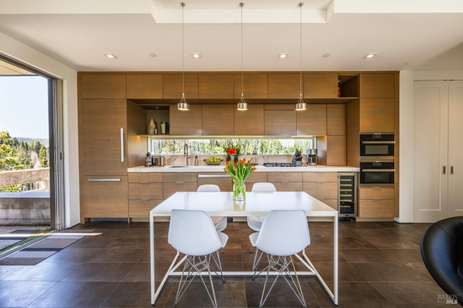 Detail Gallery Image 11 of 44 For 8909 Mill Creek Rd, Healdsburg,  CA 95448 - 2 Beds | 2 Baths