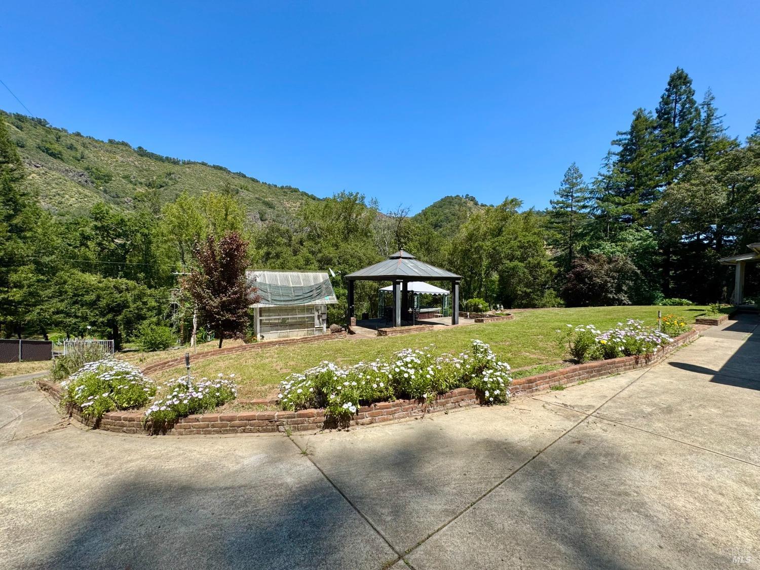 Detail Gallery Image 8 of 46 For 4511 Dry Creek Rd, Napa,  CA 94558 - 3 Beds | 2 Baths