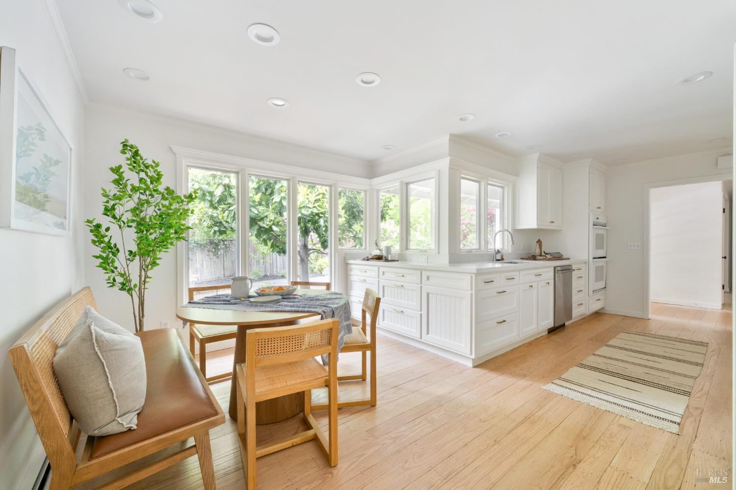 Detail Gallery Image 17 of 74 For 30 Tarry Rd, San Anselmo,  CA 94960 - 5 Beds | 3/1 Baths