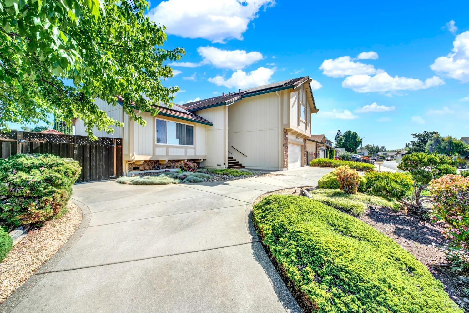 Detail Gallery Image 8 of 68 For 155 Quietwood Dr, Vacaville,  CA 95688 - 4 Beds | 2/1 Baths
