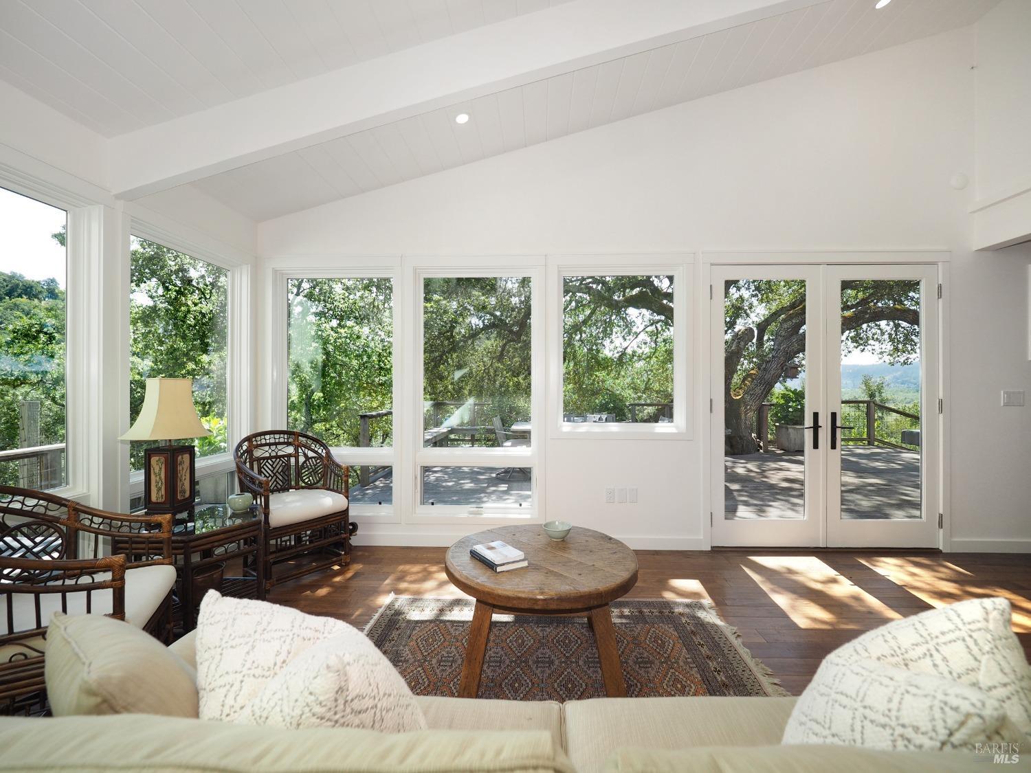 Detail Gallery Image 4 of 74 For 23078 Vineyard Rd, Geyserville,  CA 95441 - 3 Beds | 2 Baths