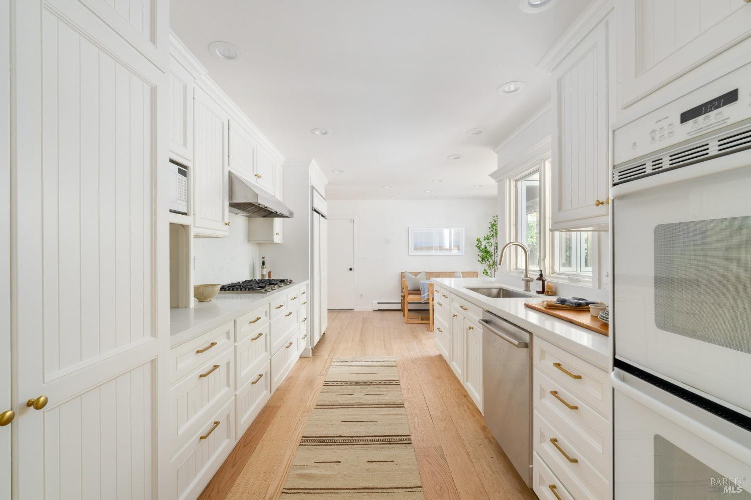 Detail Gallery Image 16 of 74 For 30 Tarry Rd, San Anselmo,  CA 94960 - 5 Beds | 3/1 Baths