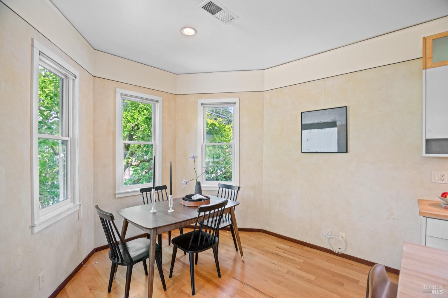 Detail Gallery Image 8 of 47 For 623 3rd St, Napa,  CA 94559 - 2 Beds | 2 Baths