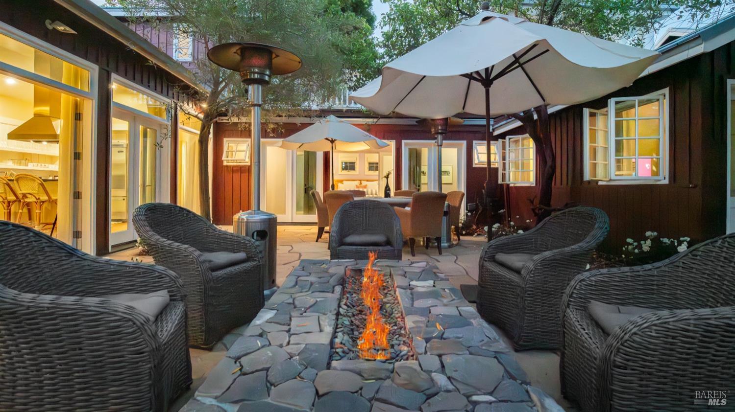 Detail Gallery Image 8 of 90 For 4044 Sonoma Hwy #16,  Napa,  CA 94559 - 3 Beds | 3/1 Baths