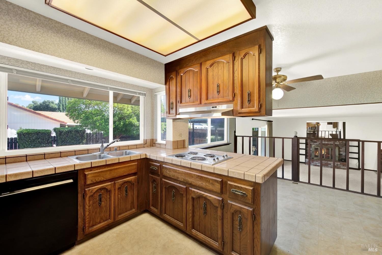 Detail Gallery Image 21 of 68 For 155 Quietwood Dr, Vacaville,  CA 95688 - 4 Beds | 2/1 Baths