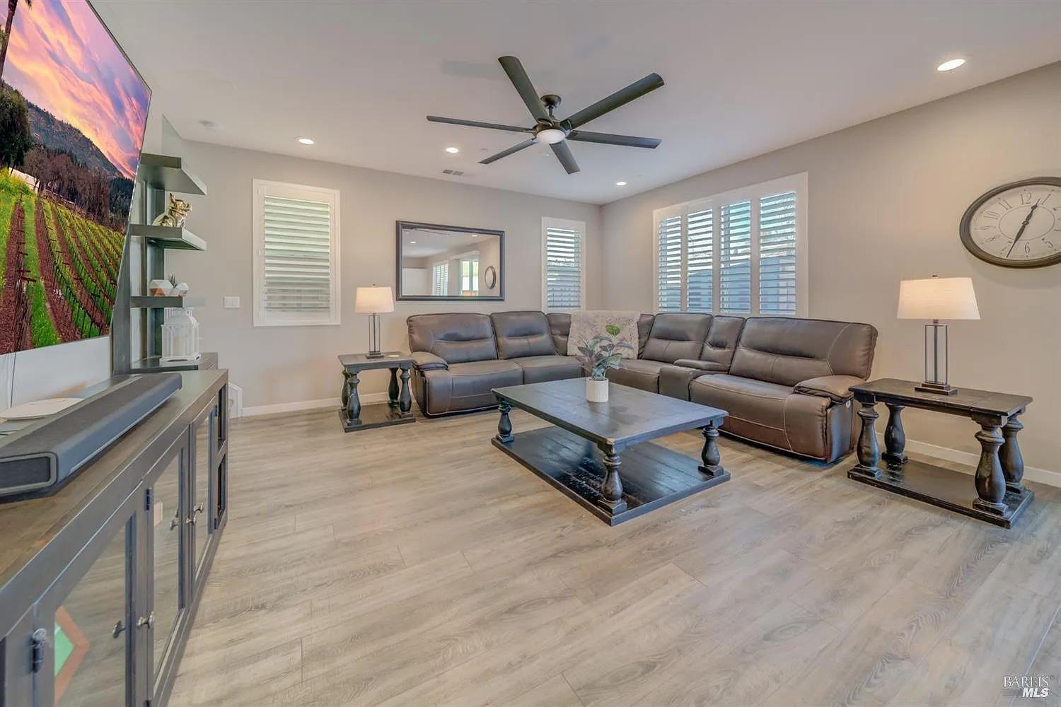 Detail Gallery Image 11 of 27 For 1344 Jamboree Dr, Fairfield,  CA 94533 - 4 Beds | 3 Baths