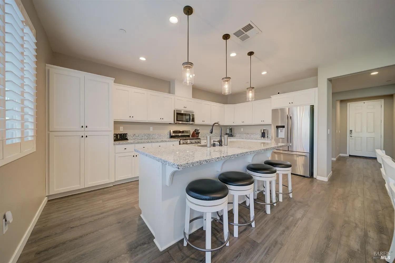 Detail Gallery Image 9 of 27 For 1344 Jamboree Dr, Fairfield,  CA 94533 - 4 Beds | 3 Baths