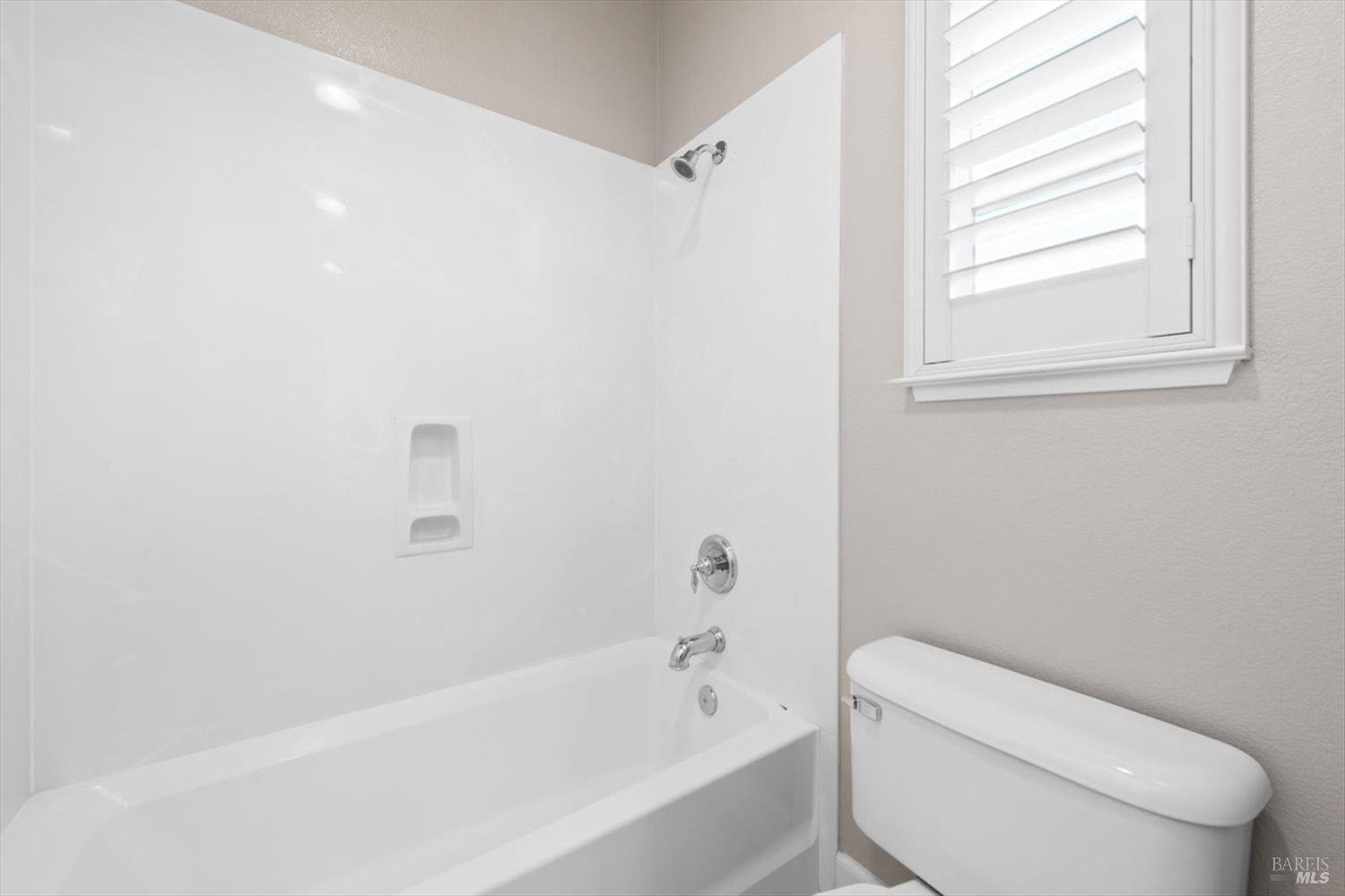Detail Gallery Image 51 of 77 For 502 Longwood Pl, Vacaville,  CA 95688 - 3 Beds | 3/1 Baths