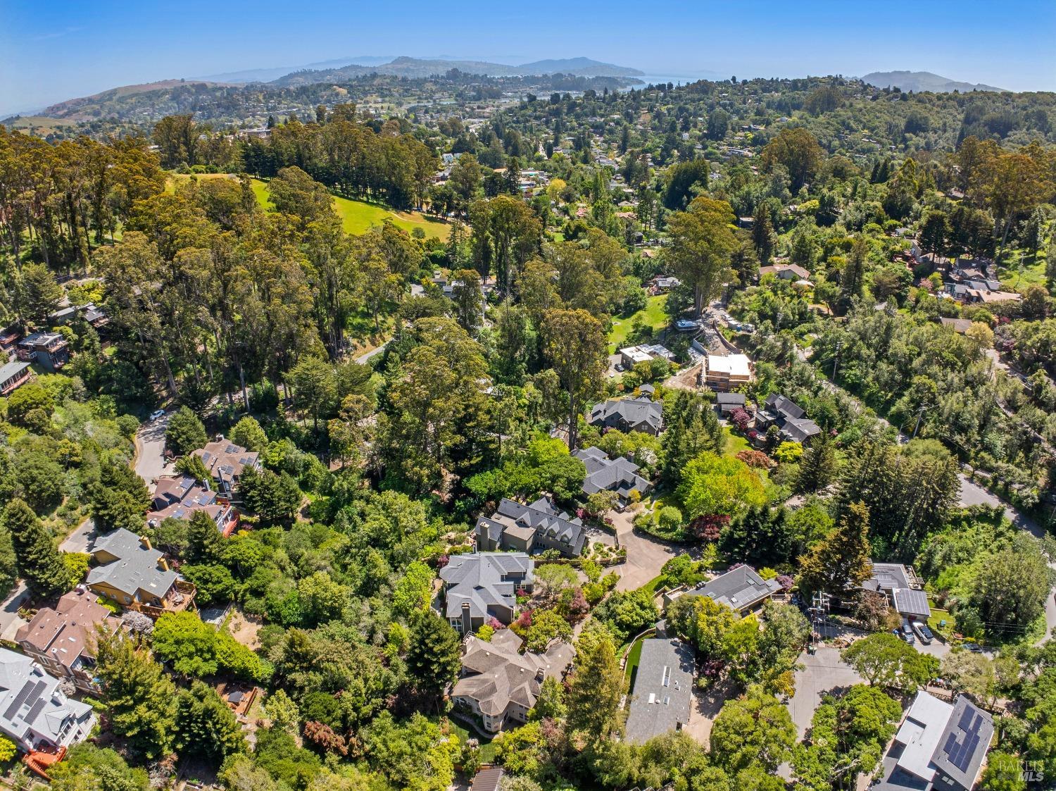 Detail Gallery Image 32 of 35 For 438 Laverne Ave, Mill Valley,  CA 94941 - 4 Beds | 3/1 Baths