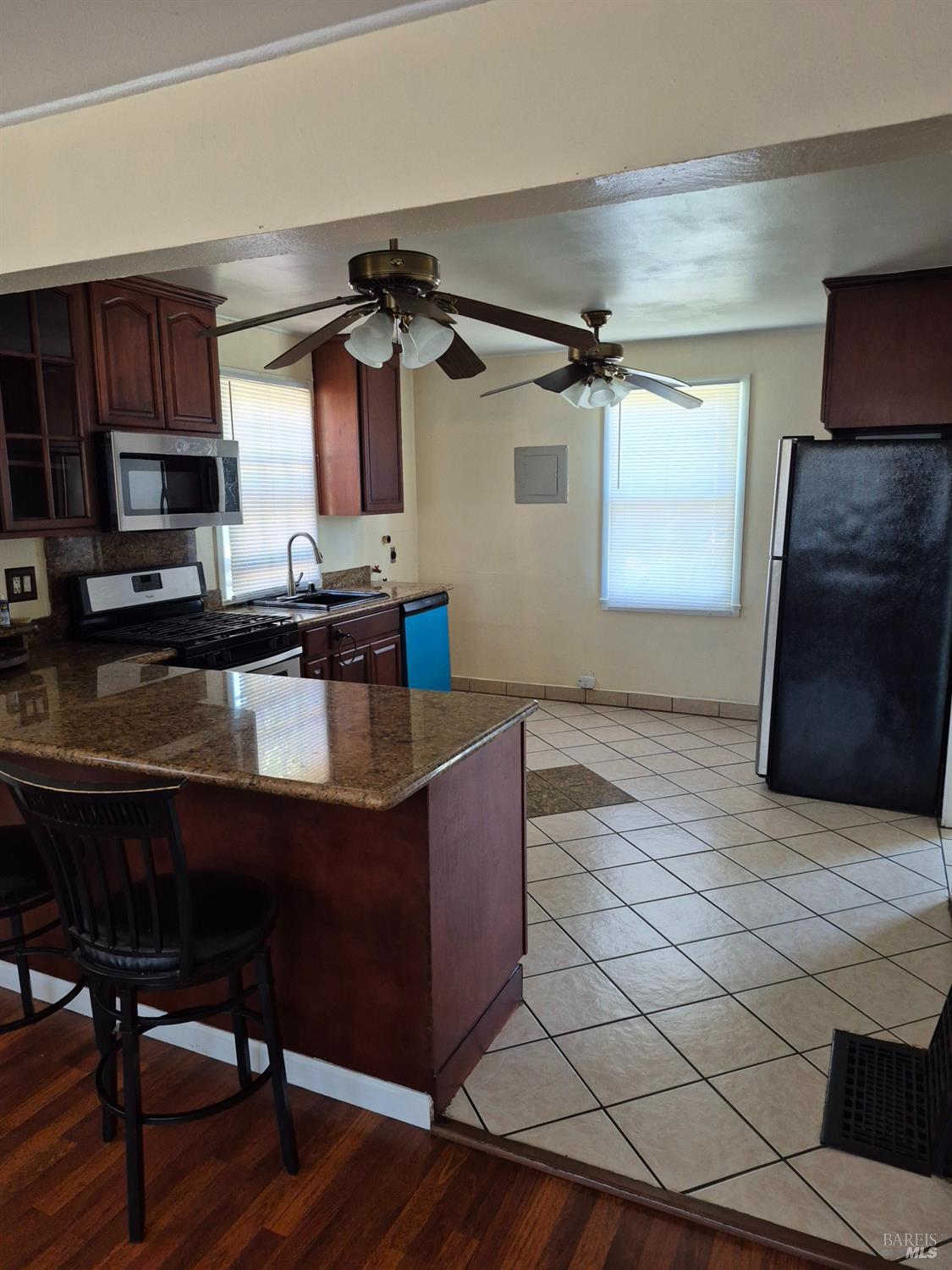 Detail Gallery Image 9 of 15 For 2269 Sacramento St, Vallejo,  CA 94590 - 3 Beds | 1 Baths